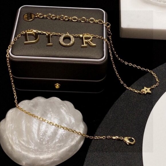 Nifty Star & Letter Dior Chain - Picture 5 of 7